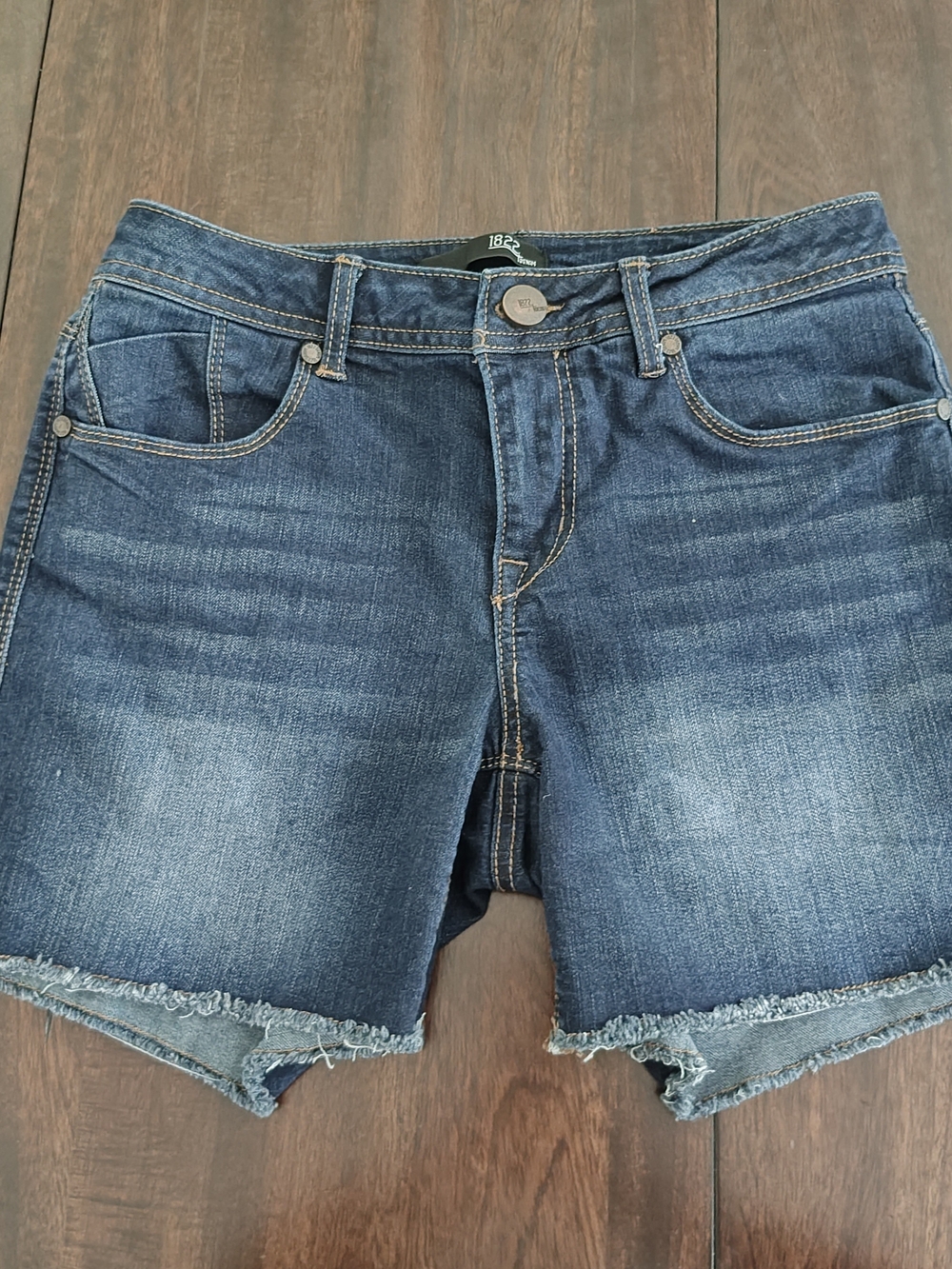 1822 Denim Blue Frayed Hem Jean Shorts